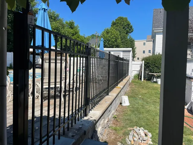 Vinyl, wood, chain link & aluminum fence styles