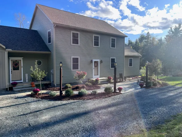 work photo from crestwoodlandscapingnh.com
