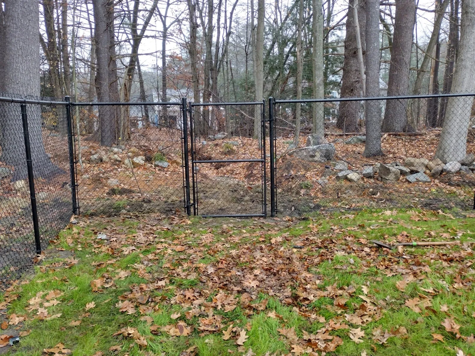 work photo from patriotfencecompany.com