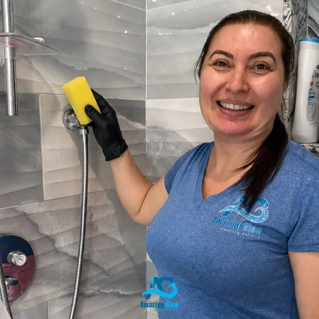 work photo from amazingglowcleaningservice.com