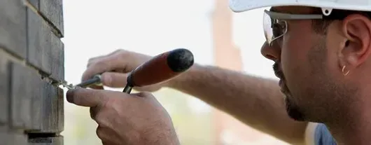 Brick tuck pointing