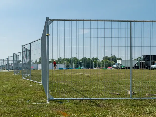 Composite fence installation