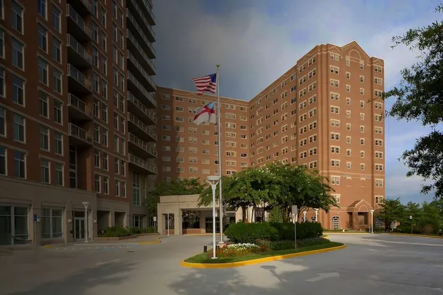 Image of a commercial building