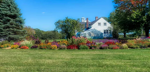 work photo from landscapingoncapecod.com