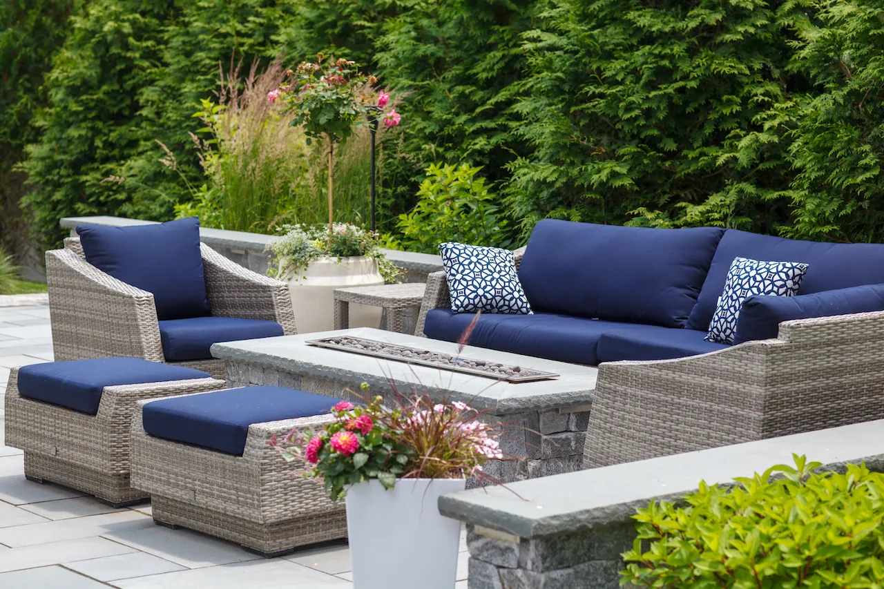 outdoor kitchen contractor