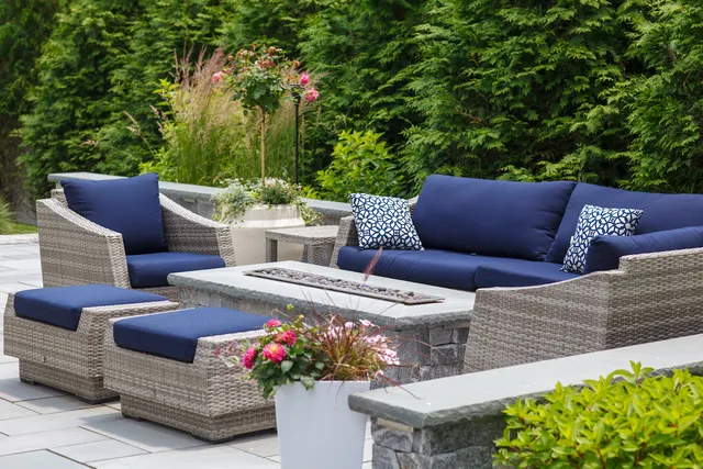 outdoor kitchen contractor
