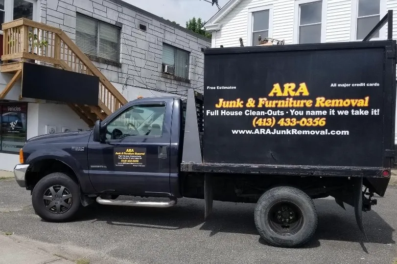 work photo from arajunkremoval.com