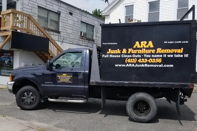 work photo from arajunkremoval.com