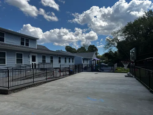 Commercial concrete walkway cleaning