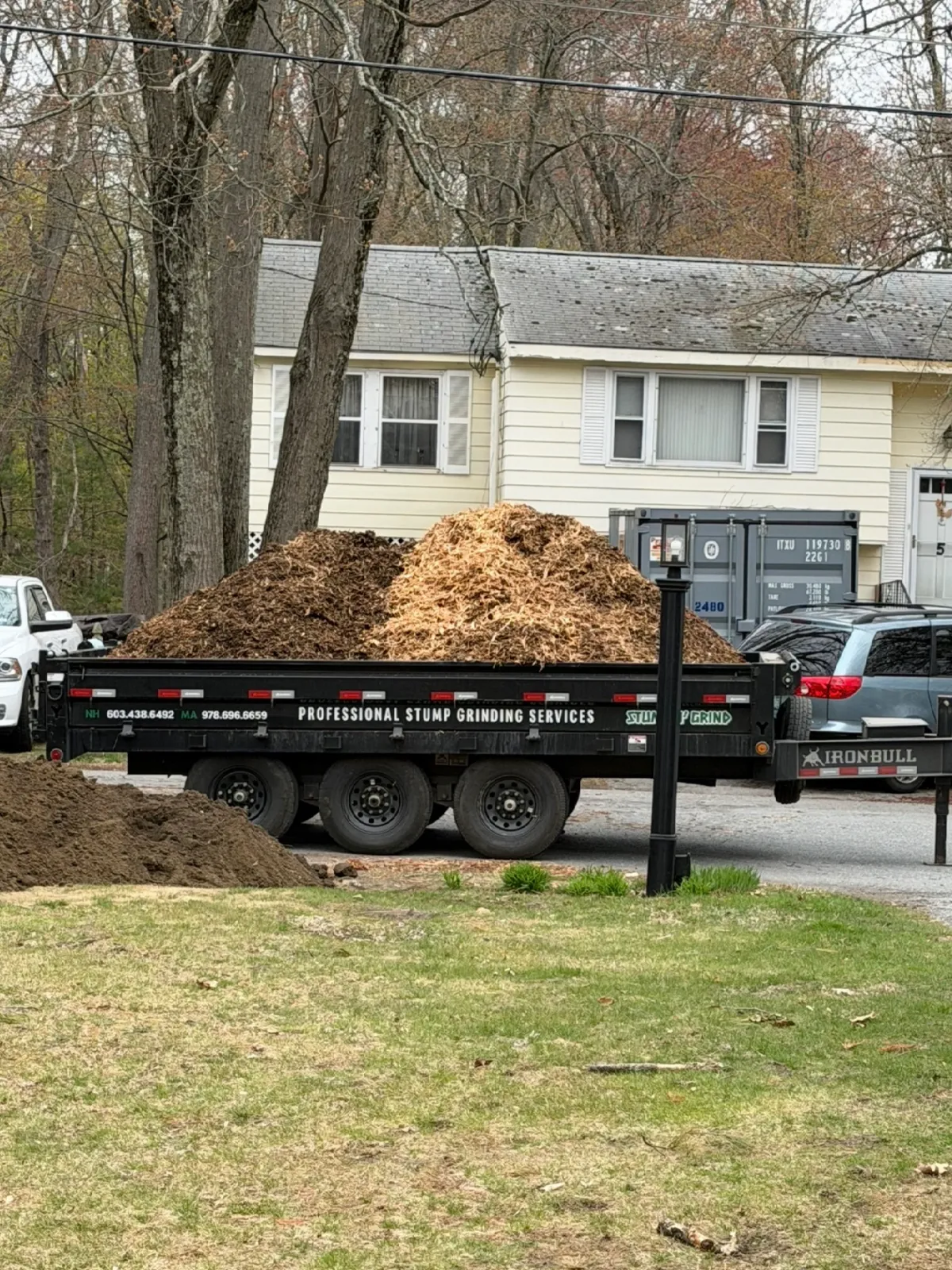 Trailer loaded with mulch