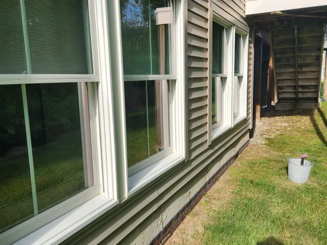 work photo from crystalclearwindowcleaning.net