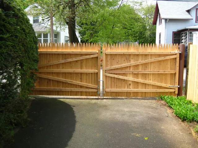 work photo from neighborlyfence.com