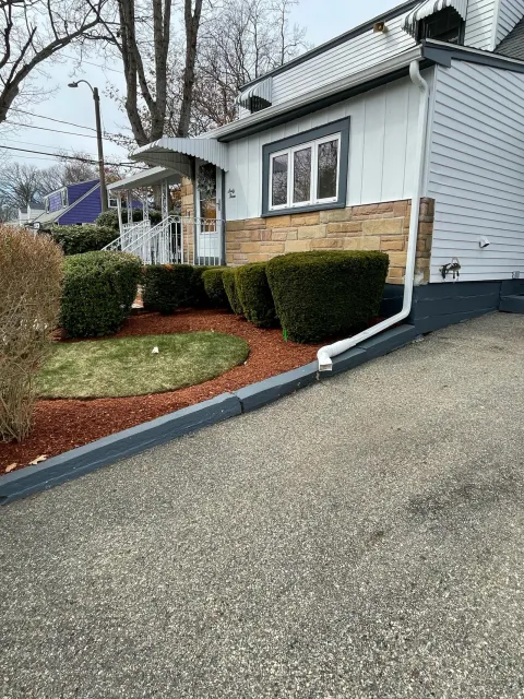 work photo from luxurylandscapinginc.com