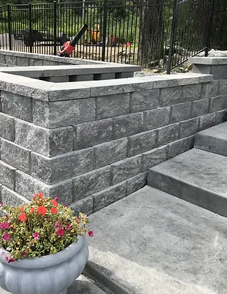 Retaining block wall.HEIC