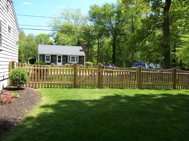 work photo from patriotfencecompany.com