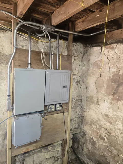 work photo from electricalservicesriverside.com