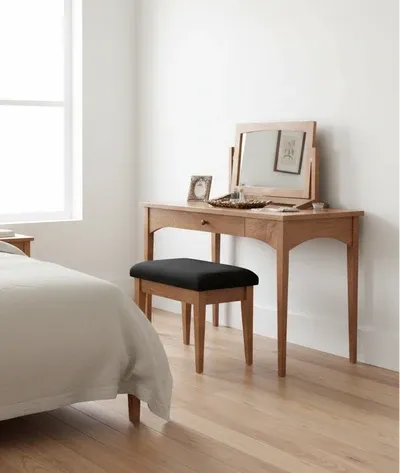 Vanity tables and mirrors