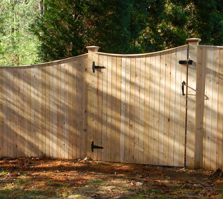 work photo from colonialfences.com
