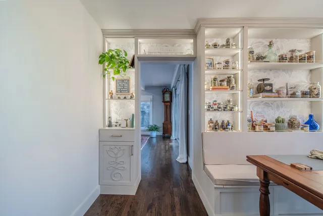 Ocean View Interior Reno12