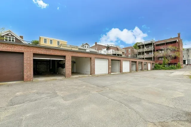 404R K St