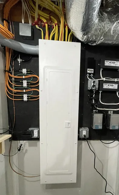 work photo from chrisbonneyelectric.com