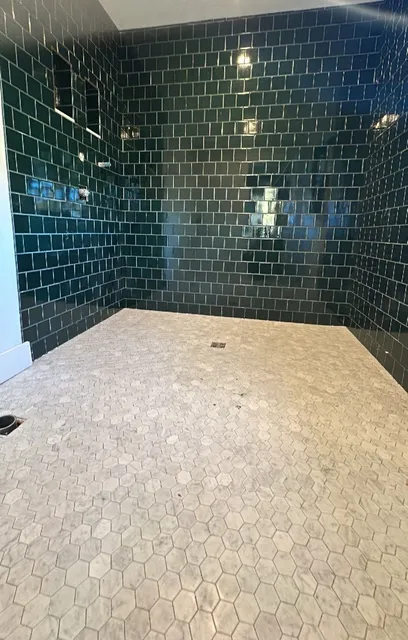 Custom showers in Easthampton, MA