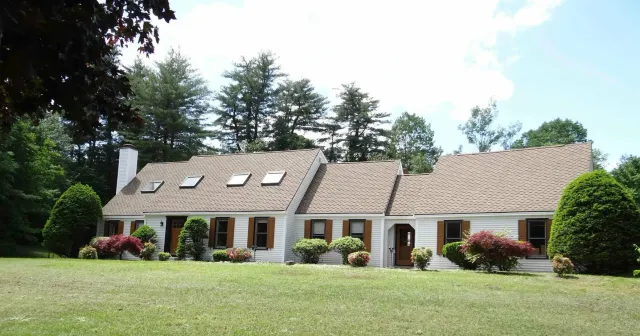 work photo from queencityroofingnh.com