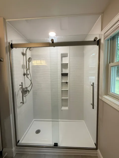 MR REMODELING BATHS work photo