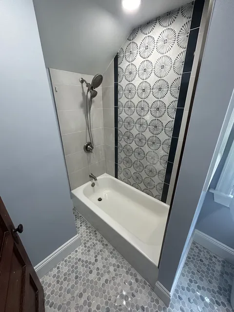 Pattern Tile Bath — photo 1