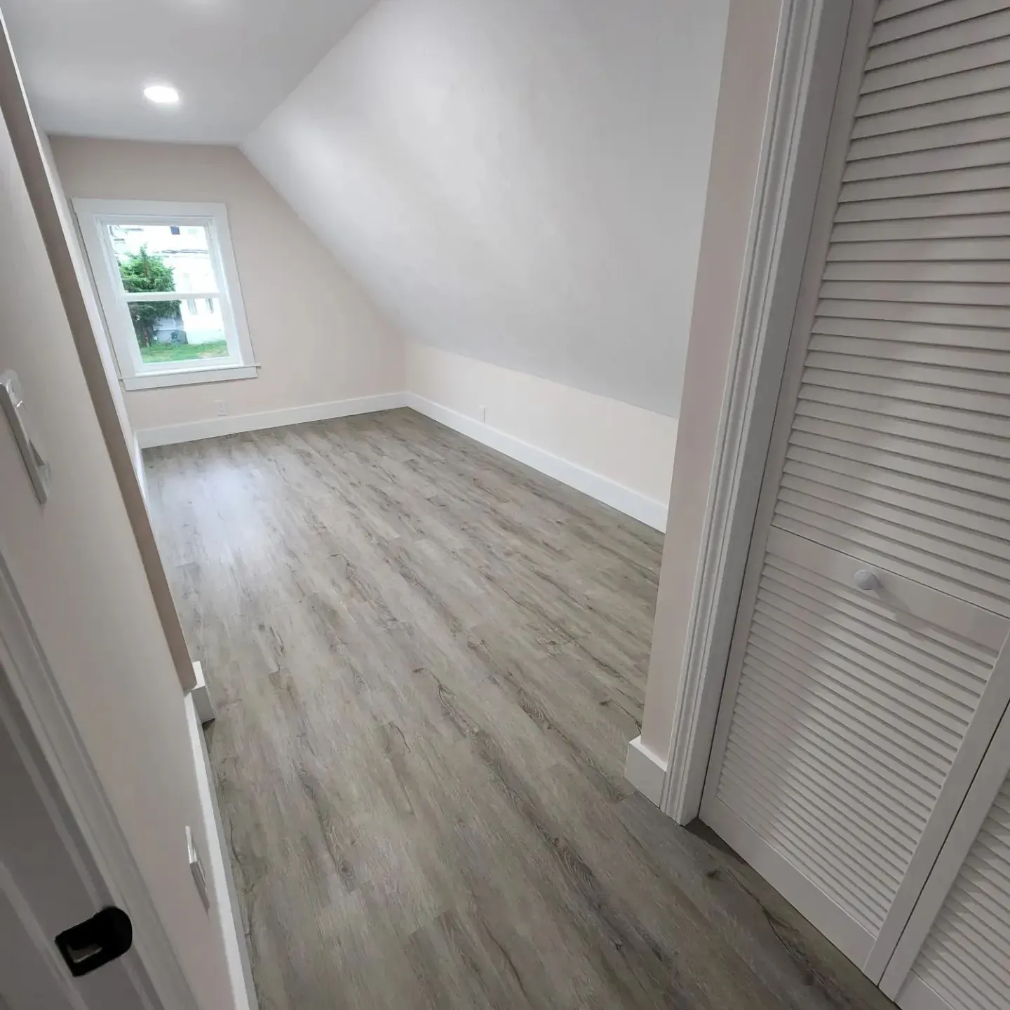 work photo from revolutionhardwoodfloor.com