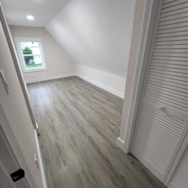 work photo from revolutionhardwoodfloor.com