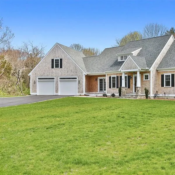 CUSTOM HOMES