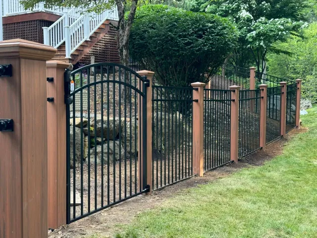 vinyl-and-aluminum-pool-fence-ridgefield-ct.JPEG