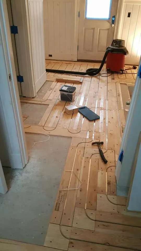 floor2.jpg