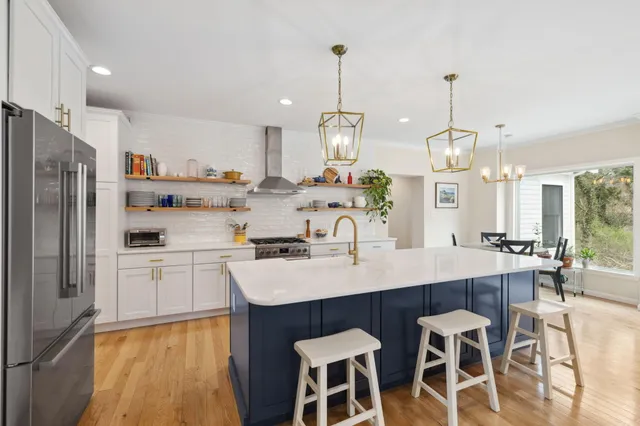 work photo from erminelovell.com