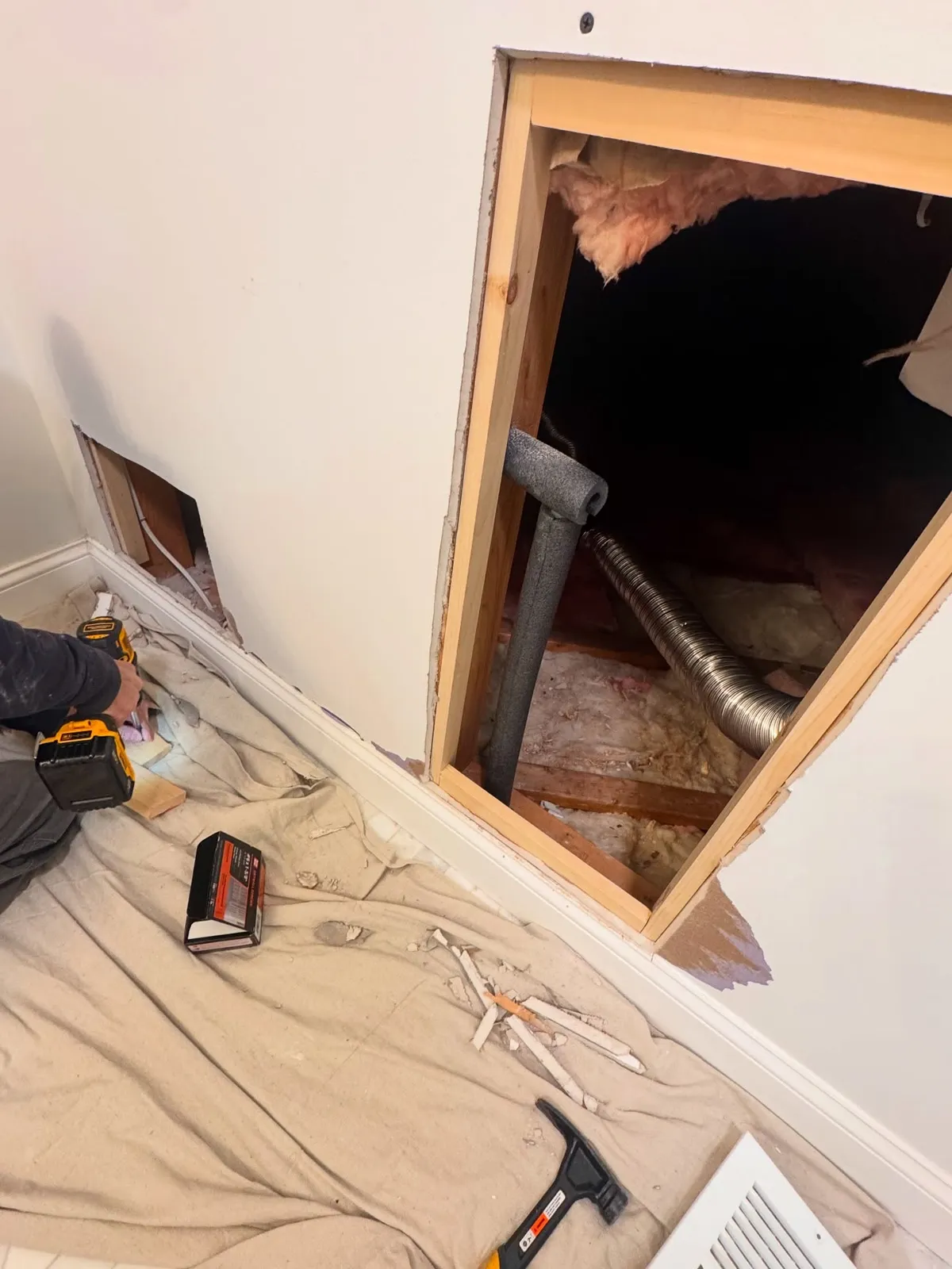 ⚒️ A mid-project look at a bathroom drywall repair on Heritage Hill Rd in Windham. The client had a pipe burst over the winter and had to cut the wall open to gain access. The pipe is now insulated and the space is vented to prevent another frozen pipe in the future. We sanded, finished and left the walls ready for paint! 💪🏼