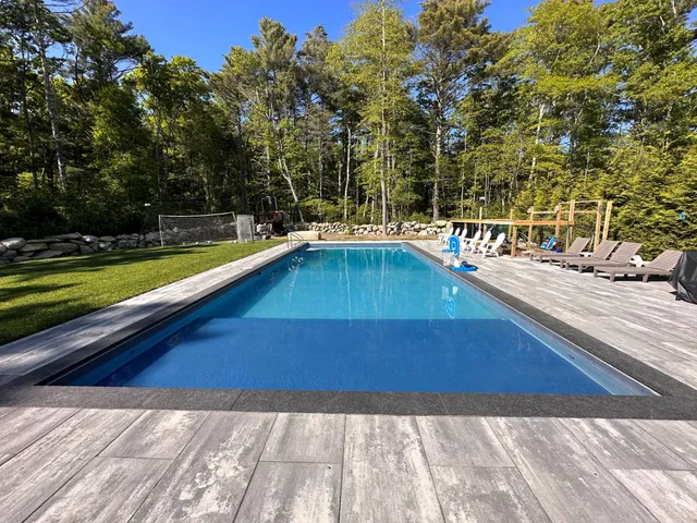 work photo from aaronpoolsandspas.com
