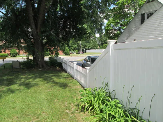 work photo from patriotfencecompany.com