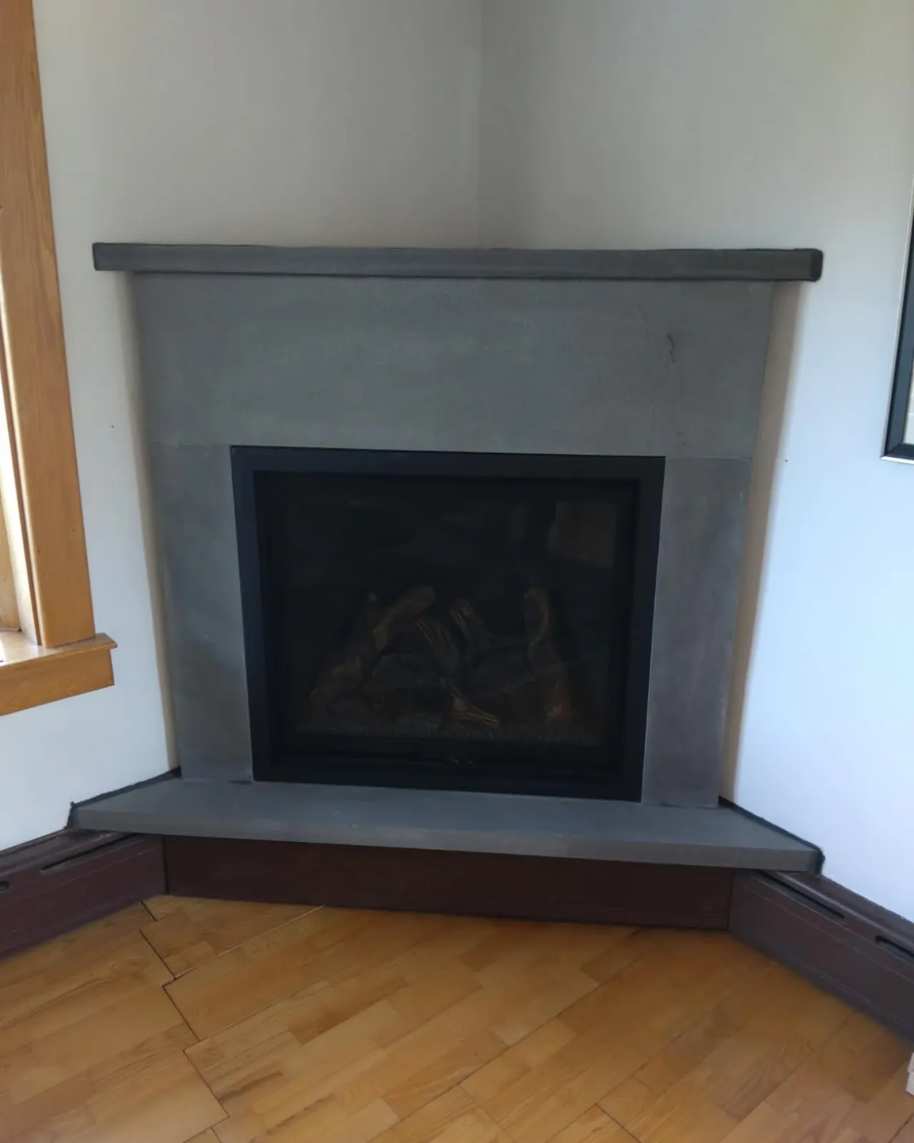 #trugliamasonryandhardscapesllc #hingham #bluestone #fireplace #fireplaceredo #happycustomers
