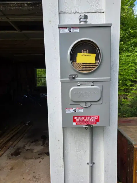 New 100-amp meter and service disconnect installed and approved in Wakefield, NH