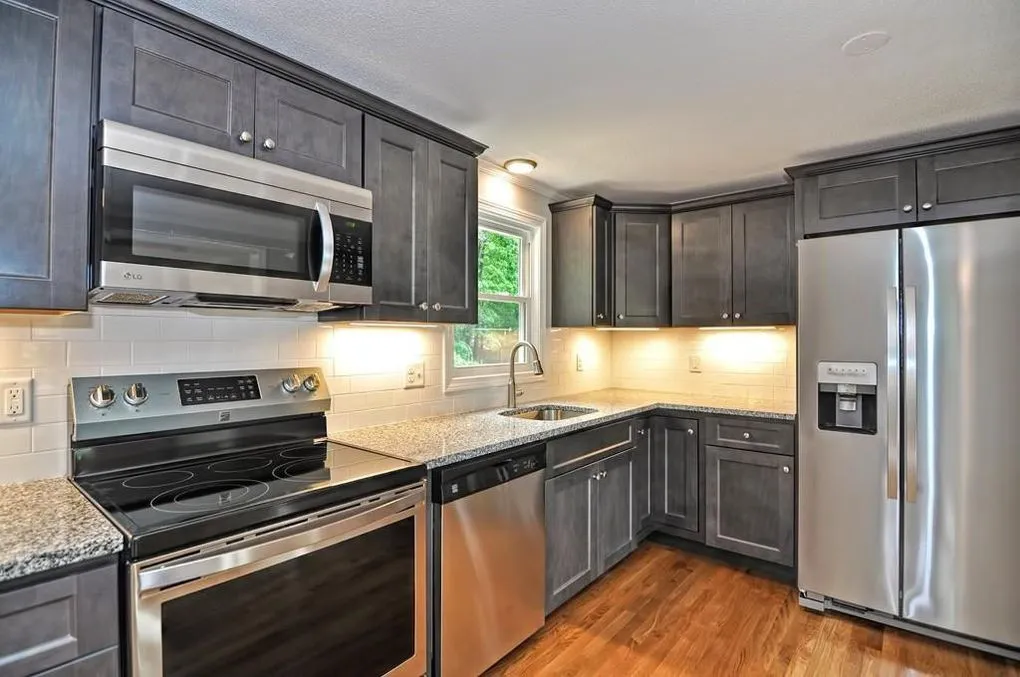 work photo from boudreaucustomkitchens.com