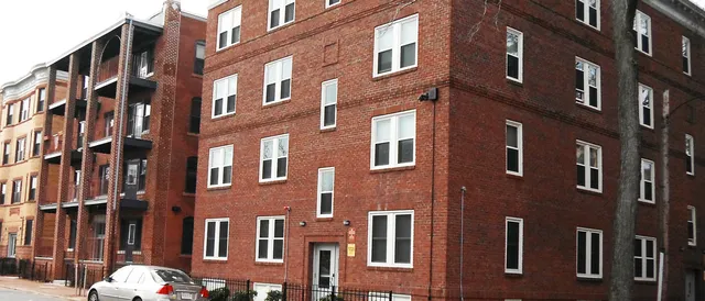 Commercial Window Installer