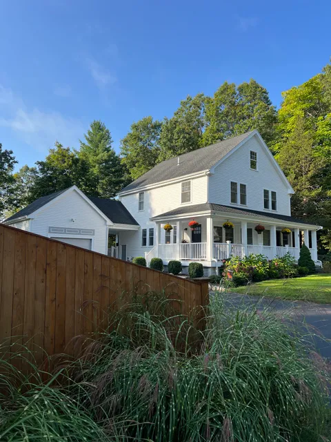 Molly Walker // Realtor work photo