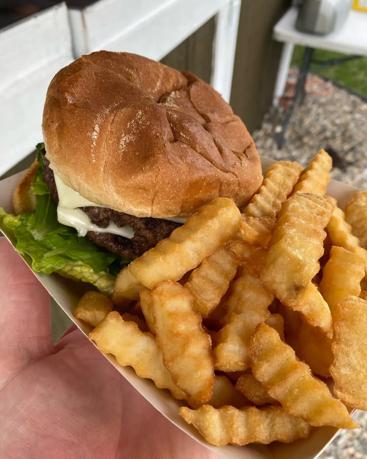 Going to be a beautiful weekend! Come up for food, icecream and Fieldcrest Brewing Company. Live music from four amazing local performers from 3-8pm, we have a feeling the sunsets won&rsquo;t disappoint. #livemusic #icecream #Batch #appleorchard #Wil