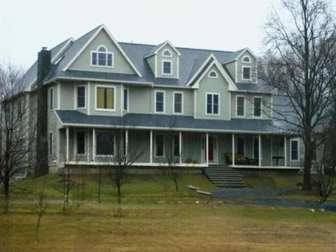 work photo from queencityroofingnh.com