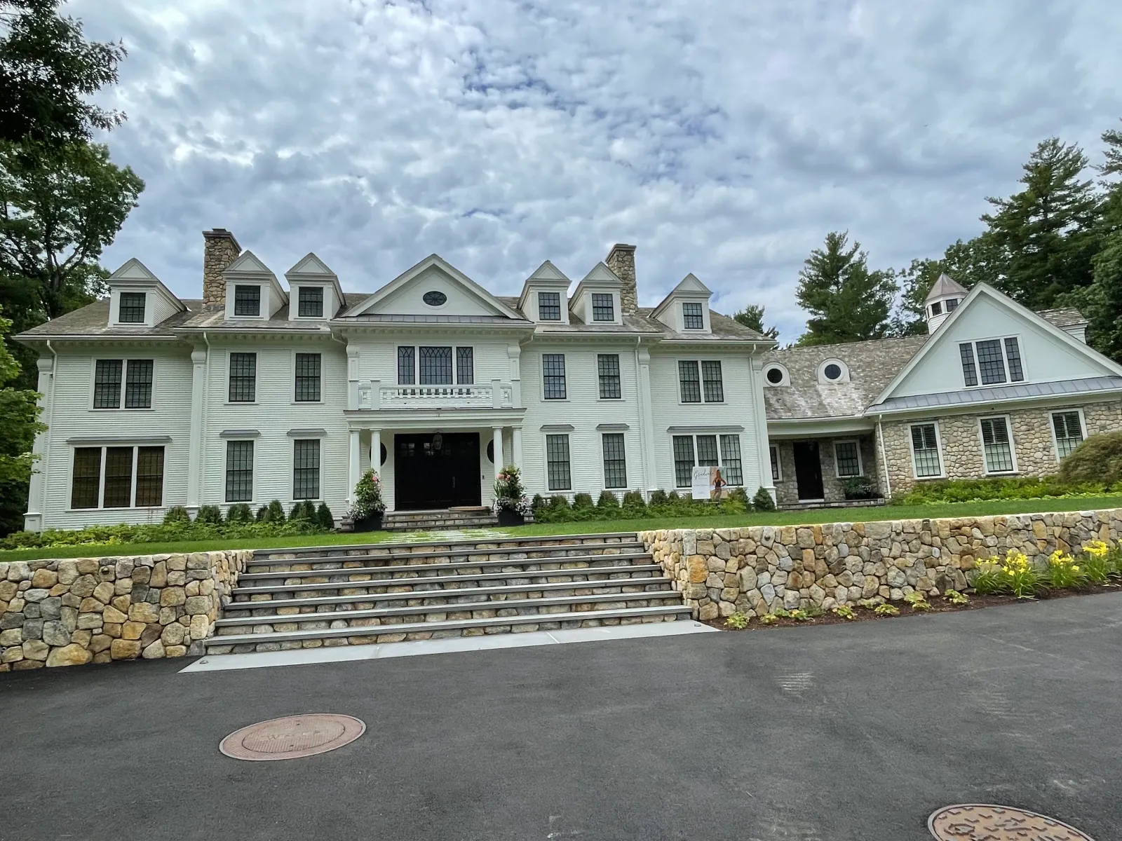 for MGR Painting & Cleaning in Everett, MA