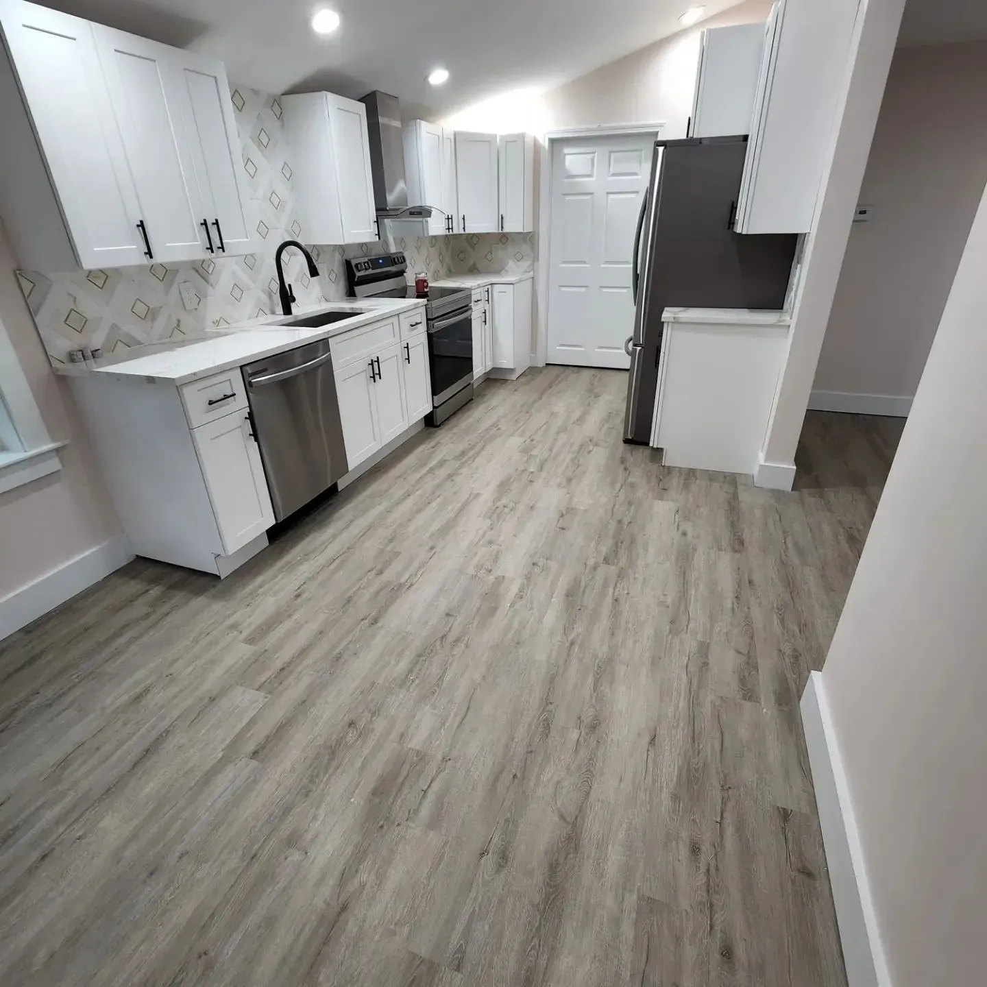 work photo from revolutionhardwoodfloor.com