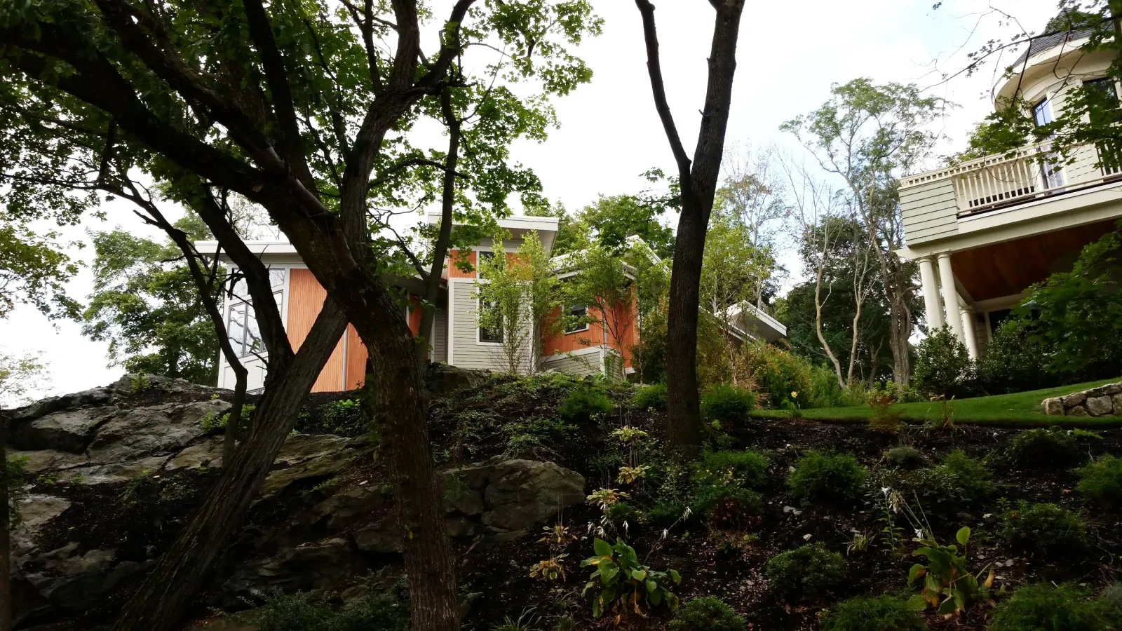 1201 Comm   Exterior Right
