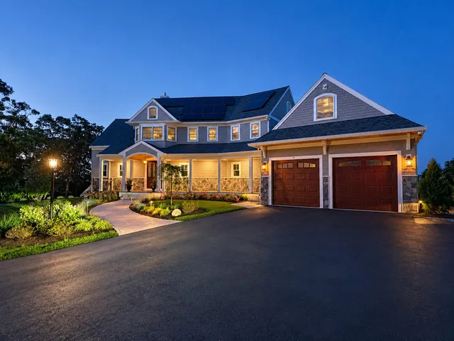 Selling South of Boston work photo