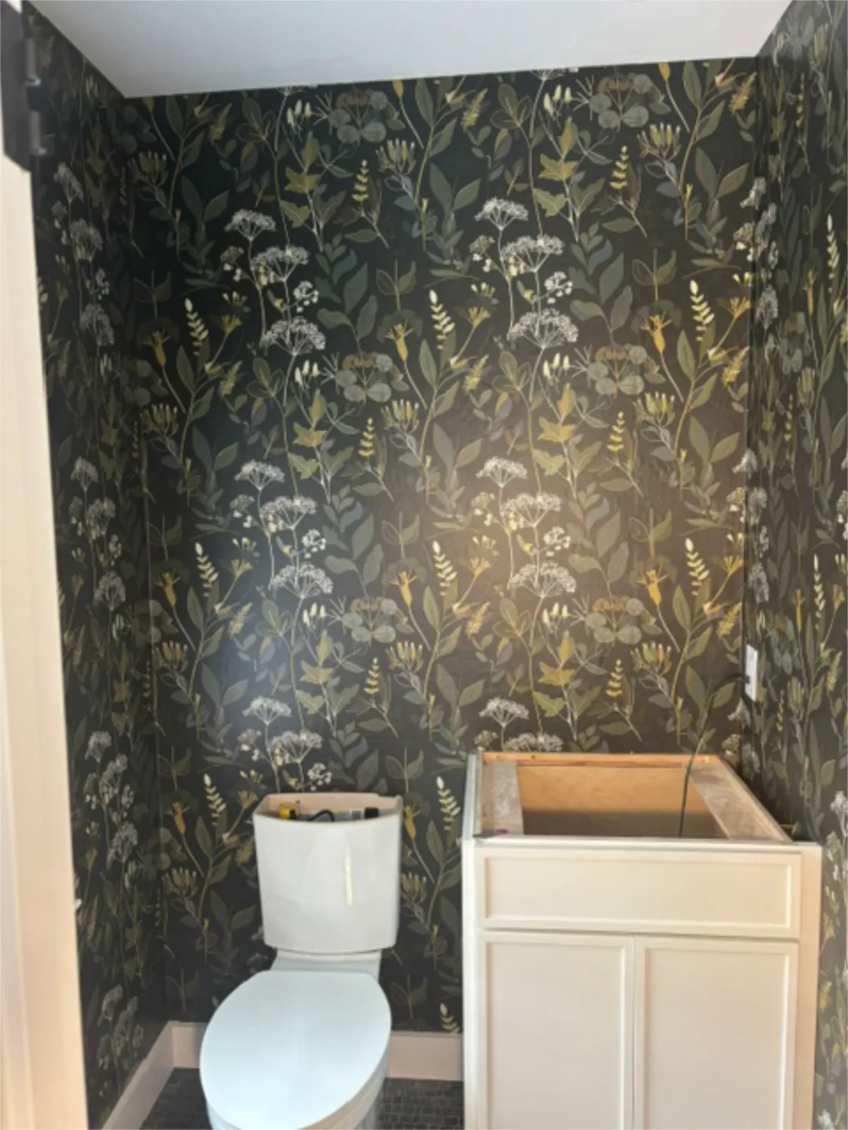 work photo from burnetterwallpaperandpainting.com